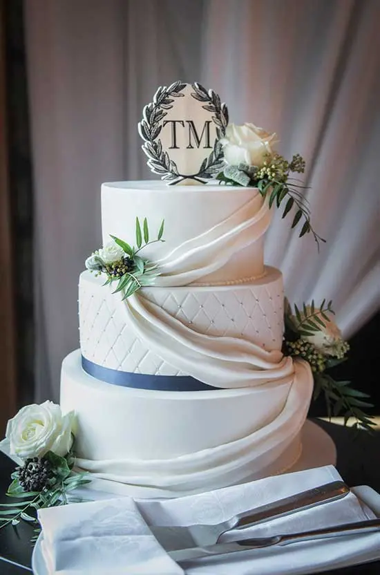 Maddy and Tom's wedding cake